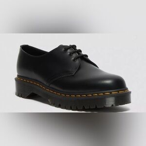 Black Patent Dr. Martens Oxford Shoe